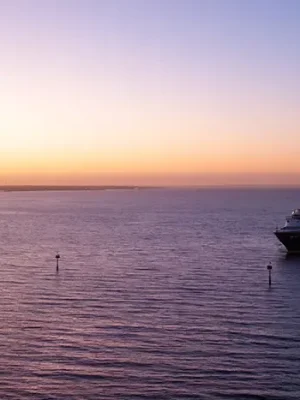 Disney_wonder_3c84050d71